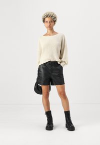 ONLY Petite ONLIDINA  - Šortai - black