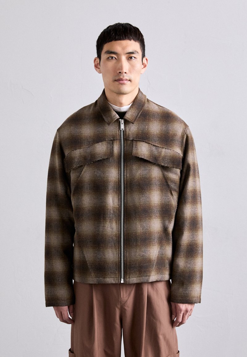 Han Kjøbenhavn - PADDED CHECKED OVERSHIRT - Light jacket - dark brown, Enlarge