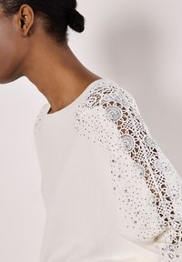 Apricot RHINESTONE EMBELLISHED  - Pullover - white
