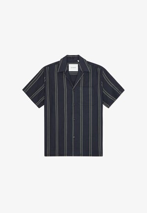 Kortærmet skjorte med knapper, lavet af mørk marineblå stof med lodrette striber i grøn, beige og rust. Inkluderer en brystlomme.