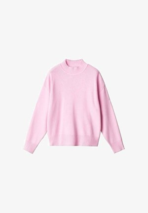 Maglione lavorato a maglia rosa chiaro con scollatura rotonda a coste, spalle scese e orlo a coste. Texture morbida e vestibilità rilassata.