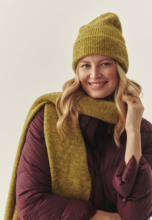 TATUUM SET - Huivi - intensive green melange