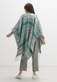 OPUS ALERA - Mantella - hazy fog melange