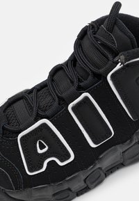 nike sportswear air more uptempo
