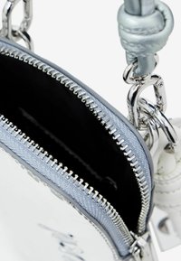 Desigual Mobilfodral - metallic grey