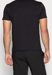 Alpha Industries Triko s potiskem - black