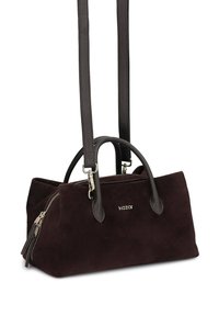 Sac à main en cuir suédé brun foncé avec doubles poignées en cuir et bandoulière détachable, doté d'une fermeture éclair et du logo "kazar" sur le devant.