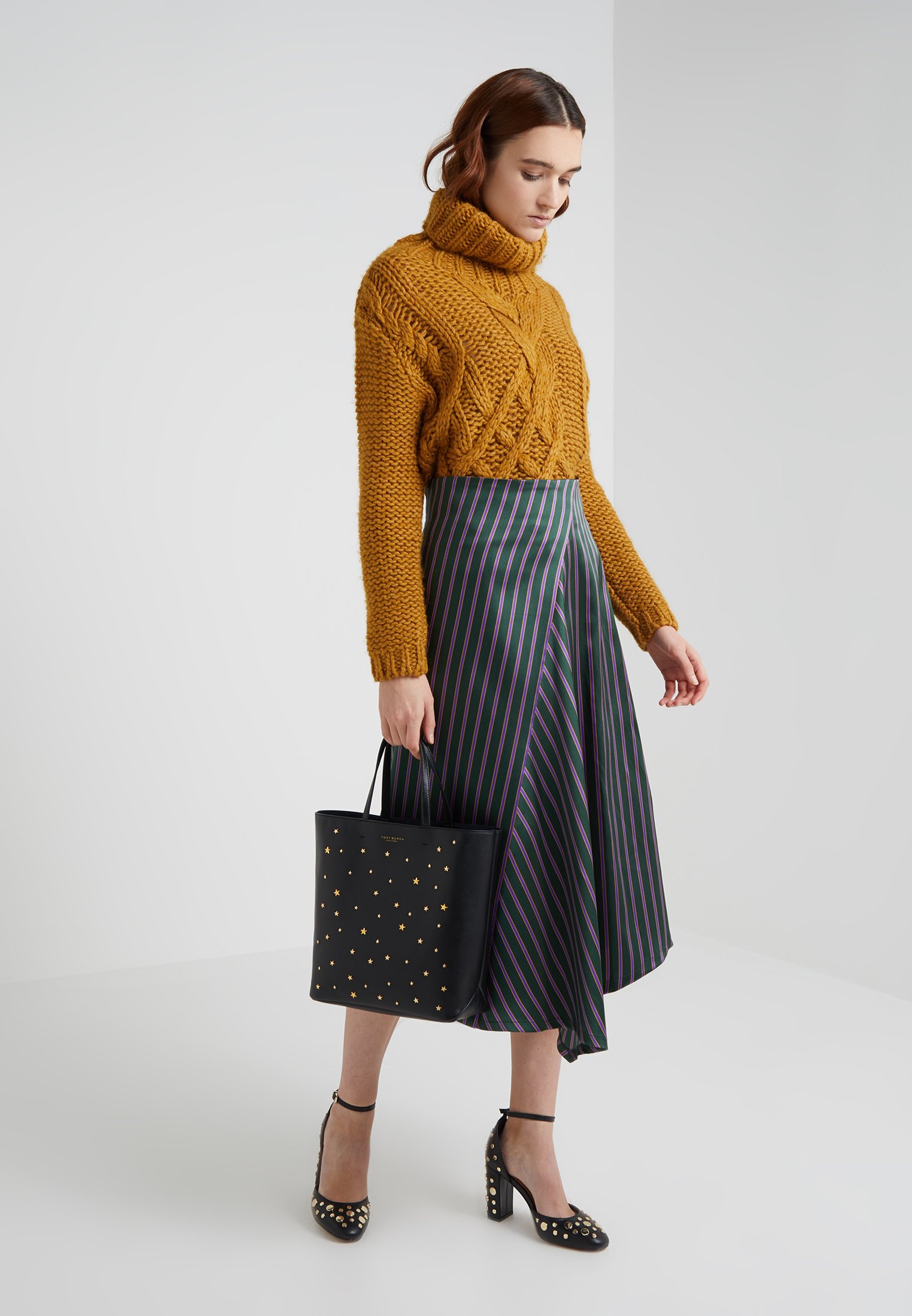 tory burch star tote
