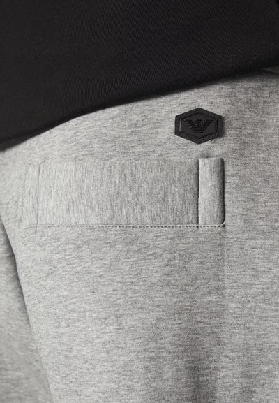 Emporio Armani TROUSER - Calças de fato de treino - grigio melange med