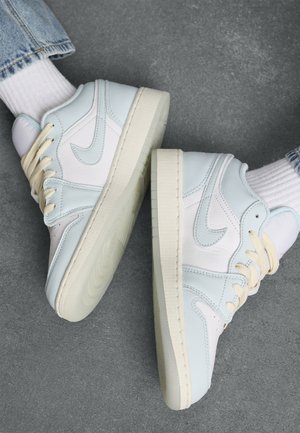 AIR JORDAN 1 LOW UNISEX - Sneakersy niskie