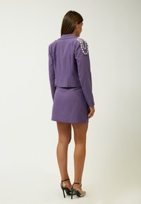 INFLUENCER EMBELLISHED  - Gonna a campana - purple