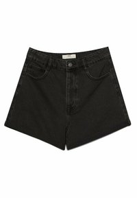 Bermudas de mezclilla negra con una cintura alta, que cuentan con bolsillos delanteros y un cierre de botón. La tela tiene un acabado liso y ligeramente texturizado.