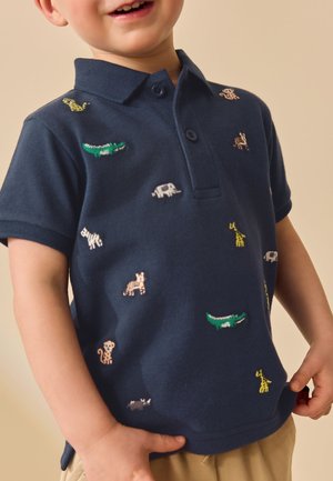 Next, REGULAR FIT - SHORT SLEEVE POLO AND SHORTS SET  . - Trainingsbroek - navy all over embroidery safari animals