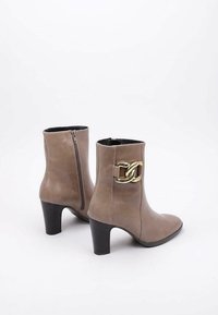 Sandra Fontán LUSIAL - Bottines à talons hauts - beige