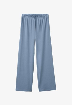 Pantalon large bleu clair en tissu doux avec une taille élastique, présentant une texture lisse et un design simple et épuré.
