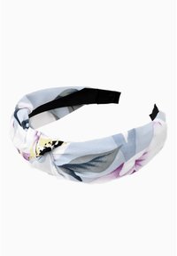 Hedvábný květinový čelenka s světle modrým pozadím a fialovými a zelenými květinovými vzory; zahrnuje uzlový akcent a černou gumu.