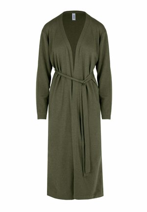 Vestito cardigan verde oliva con scollatura a V profonda, maniche lunghe e cintura coordinata. Tessuto morbido e testurizzato con orlo a lunghezza ginocchio.