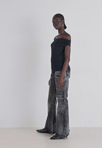 Thumbnail Image 2