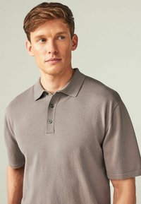 Next SHORT SLEEVE - REGULAR FIT - Pólóing - grey brown
