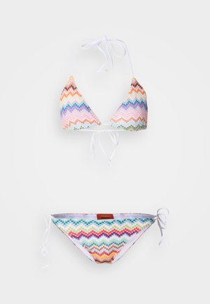 Completo bikini con motivo a zigzag multicolore in tonalità pastello, con chiusura a laccio e fodera bianca sia sulla parte superiore che su quella inferiore.