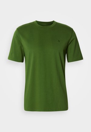 Maglietta di cotone verde con scollo rotondo, maniche corte e un piccolo logo ricamato sul petto. Tessuto liscio, vestibilità casual.
