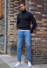 Newport Bay Sailing Club Calças de ganga de perna direita - denim blue