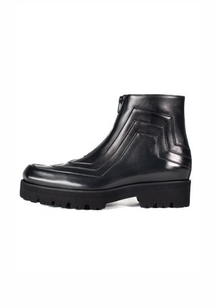 Enkellaarsjes met plateauzool - black