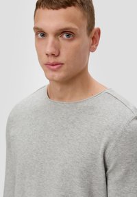 QS LEICHTER - Strickpullover - grau meliert