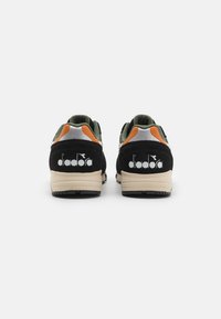 Diadora N902 UNISEX - Trainers - green/black