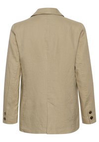 Blazer de lino beige con cuello de muesca, mangas largas, ventilación trasera y acentos de botones oscuros. Textura suave con un ajuste estructurado.