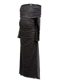 Robe longue noire en tissu doux légèrement texturé avec un motif léopard froncé, design épaules dénudées et manches longues.