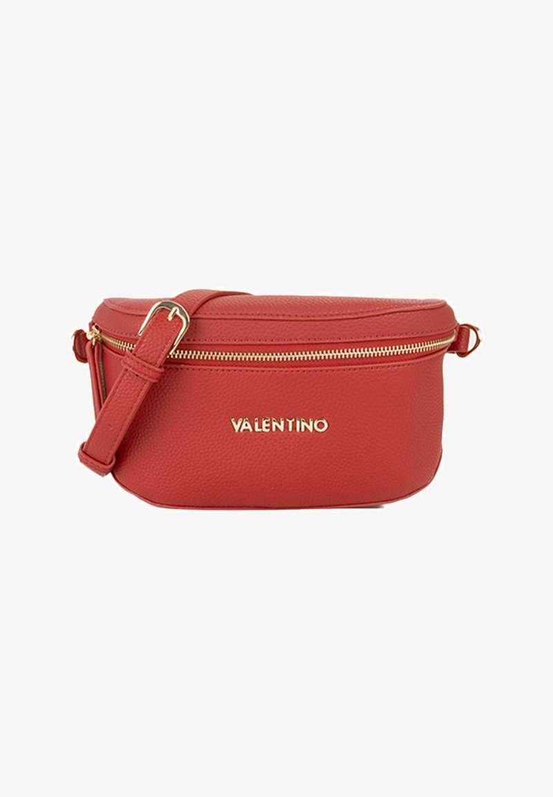 Petite sacoche ceinture Valentino en cuir rouge avec fermeture éclair dorée et sangle réglable.