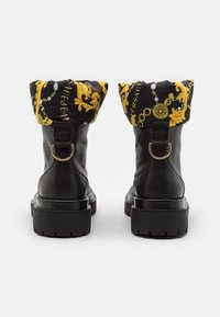 Versace Jeans Couture Stivaletti con plateau - black