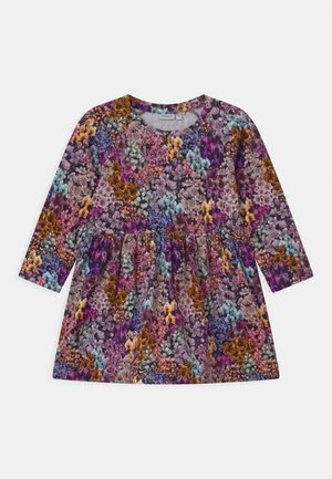 Robe à manches longues pour tout-petit avec taille froncée, présentant un motif floral multicolore dans des tons violets, bleus, jaunes et roses.