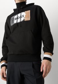 BOSS Felpa con cappuccio - black