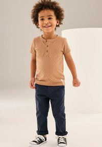 Next SHORT SLEEVE HENLEY NECK -REGULAR FIT - T-shirts print - tan brown