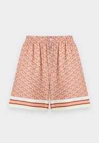 Shorts rose clair avec un motif géométrique marron, taille élastique et ourlet rayé contrastant en rouge et blanc.