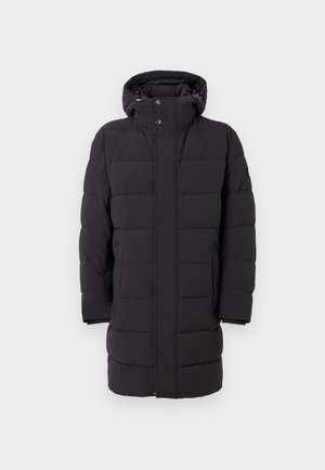 Czarna pikowana kurtka z kapturem, zamek błyskawiczny i zatrzaskowe zapięcie, szerokie pikowane panele oraz średniej długości fason.