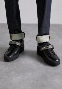 REDORO - Sneaker low - nero