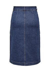 Denim krilo v temno modri barvi, svinčaste oblike, z oprijetim pasom, prednjimi in zadnjimi šivi, dvema stranskima žepoma ter ravnim robom.