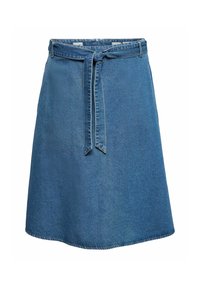 Gonna di jeans blu medio con una cintura annodata in vita, taglio a A, orlo sfilacciato e leggeri sbiadimenti. Presenta una chiusura anteriore.