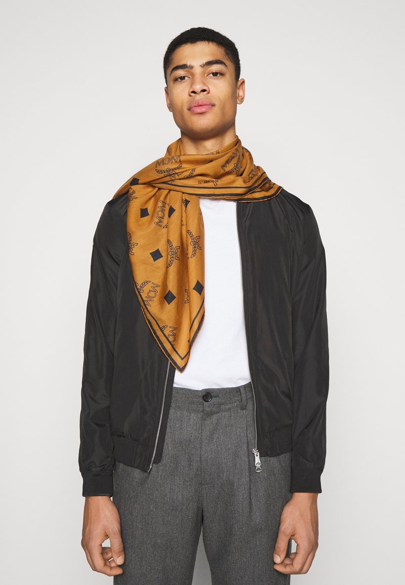MCM LOGO GROUP PRINT SCARF UNISEX Tuch cognac