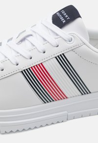 Tommy Hilfiger SUPERCUP SEASONAL - Sneakers basse - white
