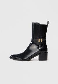 Členkové čižmy - black