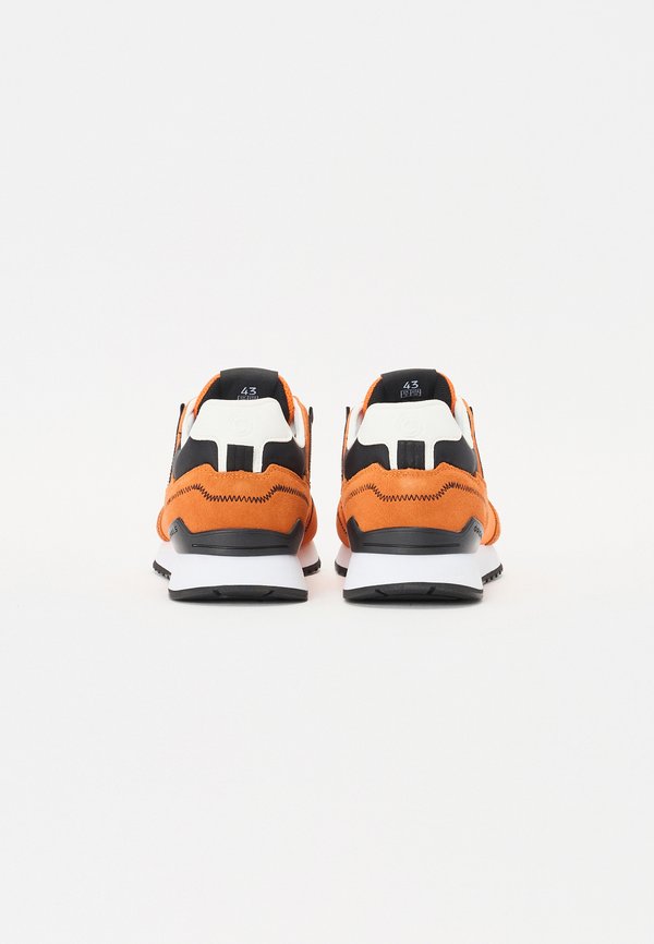 TRAVIS BOLD - Trainers - bright orange3
