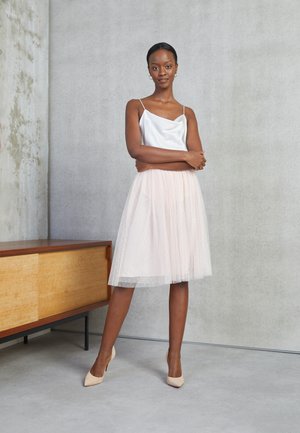 KISSES MIDI SKIRT - Jupe trapèze - petal pink