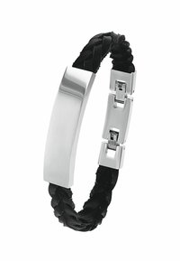 Bracciale in pelle intrecciata nera con una placca in metallo argento lucido e chiusura. Texture liscia con linee pulite e forma geometrica.