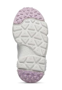 Vit sneaker sula med mönstrad gummisula som har triangulära och cirkulära dragkraftselement, accentuerad av en lavendelfärgad hälsektion.