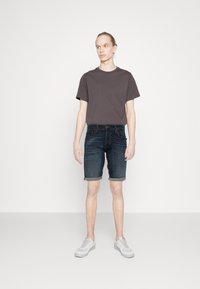Jack & Jones JJIRICK JJICON - Shorts di jeans - blue denim