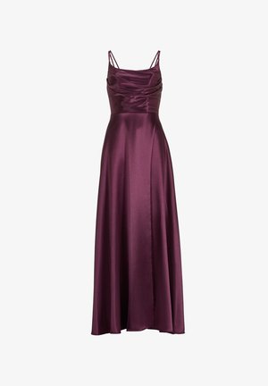 Pitkä, hihaton luumunvärinen satiinimekko, jossa on laskostettu yläosa, ohuet olkaimet ja sujuva, virtaava hame, joka ulottuu lattiaan.